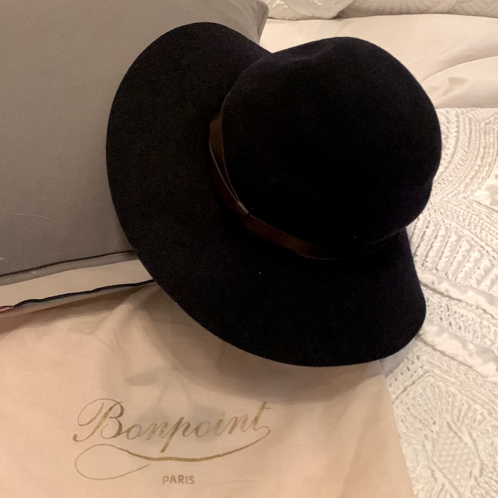 No point navy wool hat